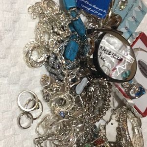 Silver tone jewelry lot259